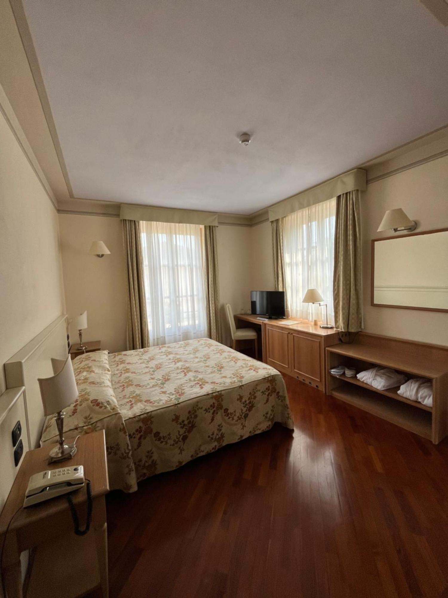 Romantik Hotel Relais Mirabella Iseo Bilik gambar