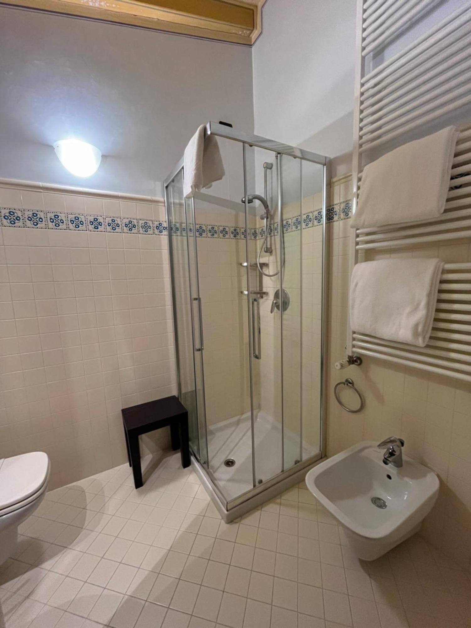 Romantik Hotel Relais Mirabella Iseo Bilik gambar