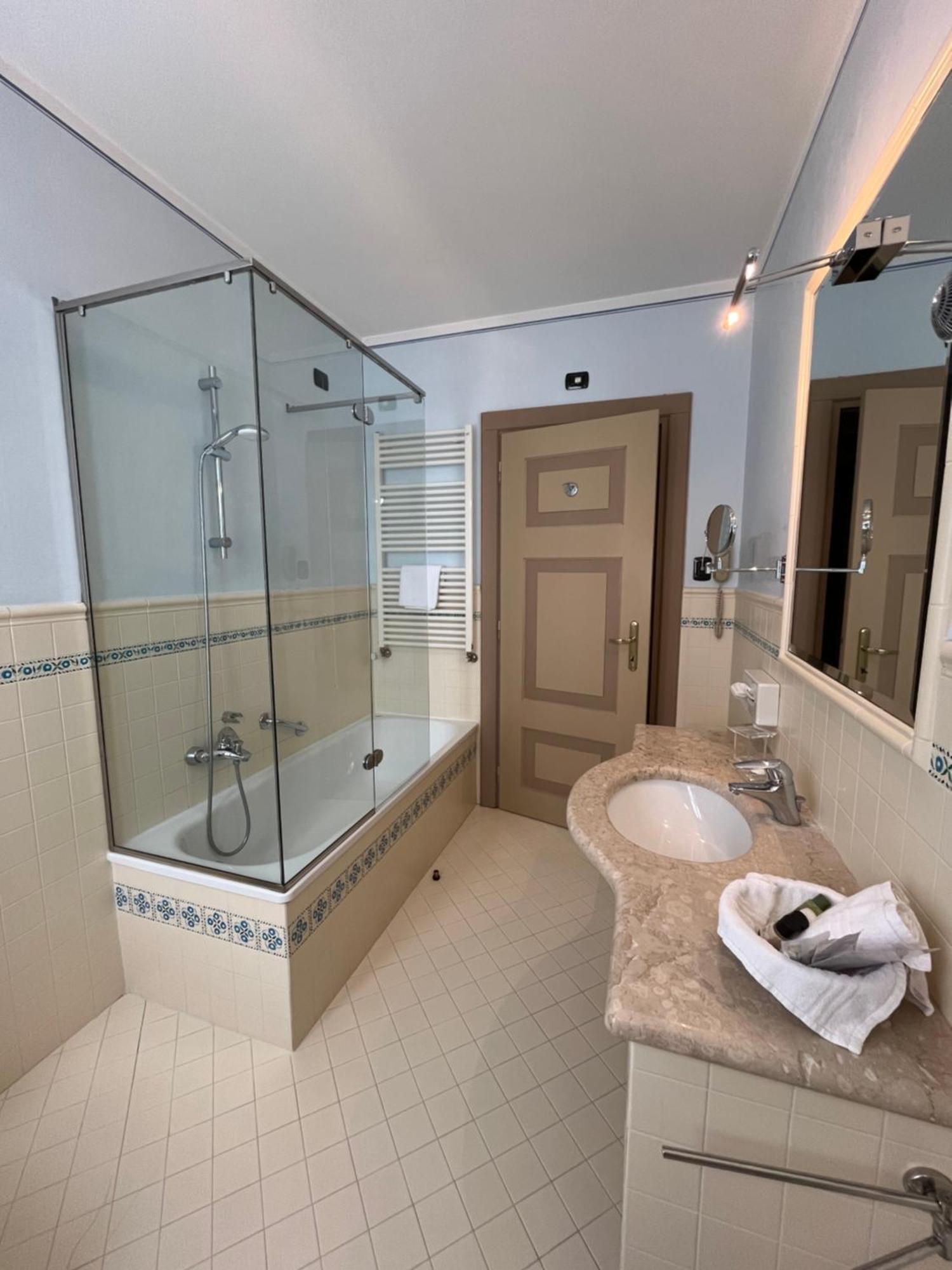 Romantik Hotel Relais Mirabella Iseo Luaran gambar
